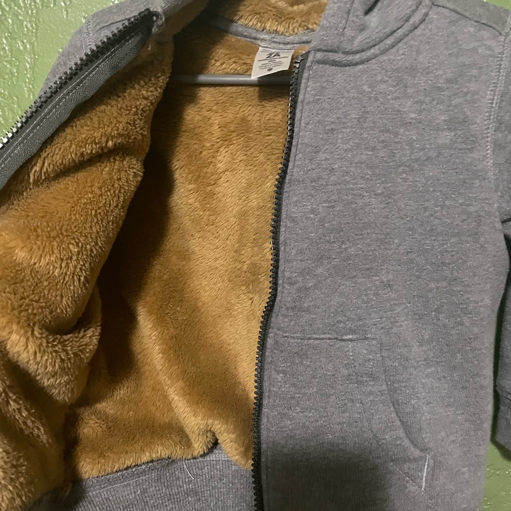 Fuzzy Carters jacket - Picture 2 of 3